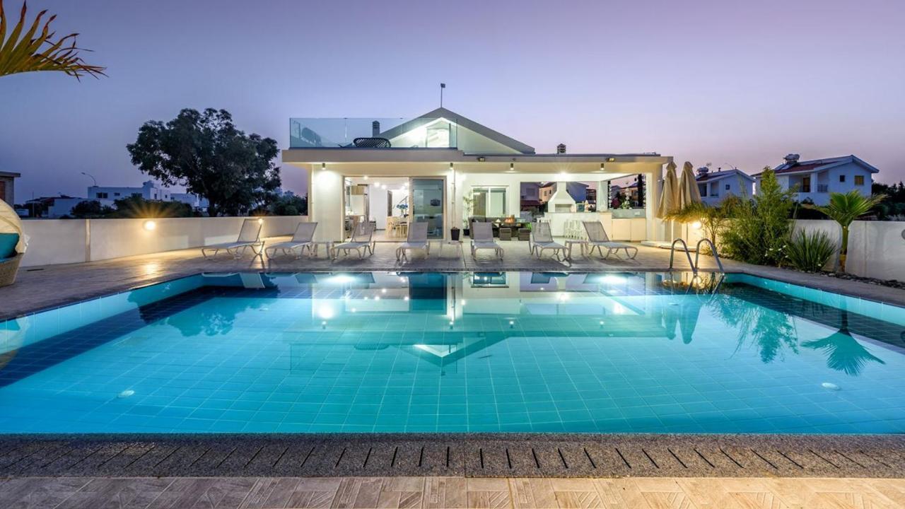 Villa Tzialli Agia Napa